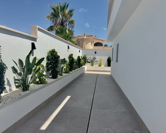 Image No.30-3 Bed Villa for sale