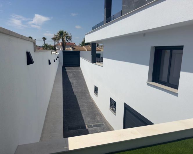 Image No.34-3 Bed Villa for sale