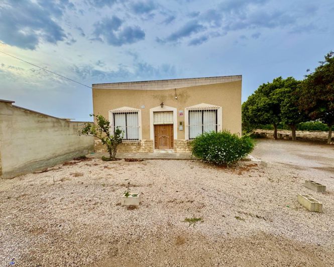 Image No.1-3 Bed Property for sale