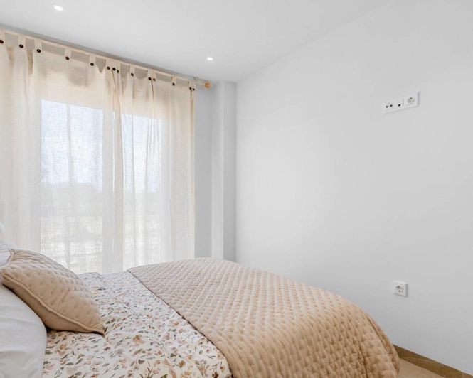 Image No.13-3 Bed Apartment for sale