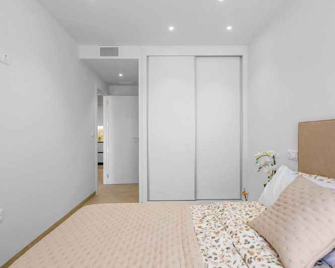 Image No.18-3 Bed Apartment for sale