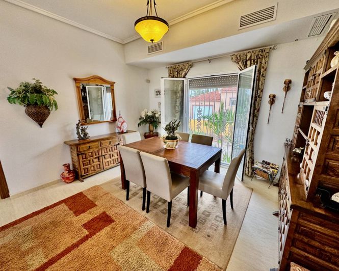 Image No.11-4 Bed Property for sale