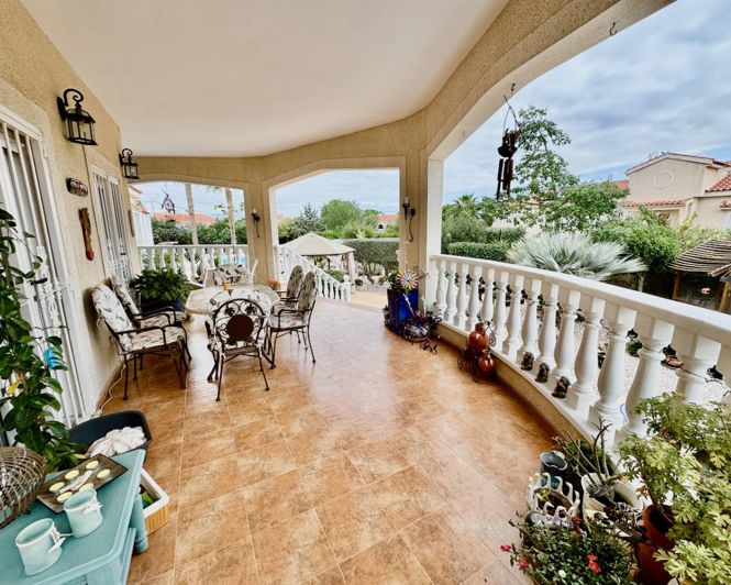 Image No.23-4 Bed Property for sale