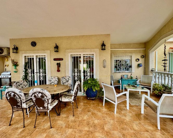 Image No.24-4 Bed Property for sale