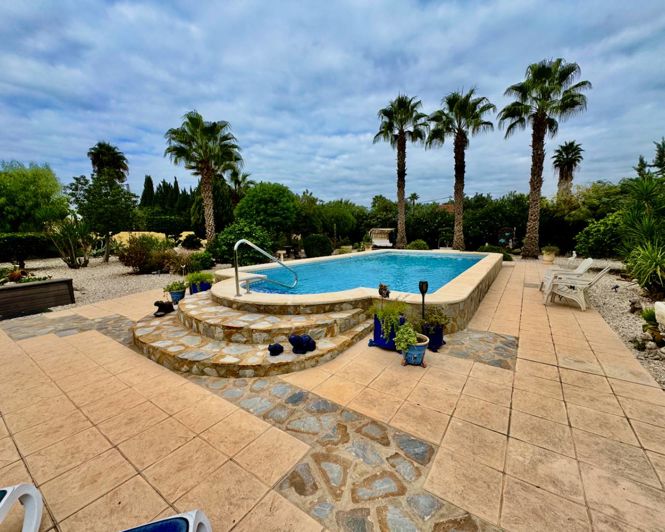 Image No.30-4 Bed Property for sale