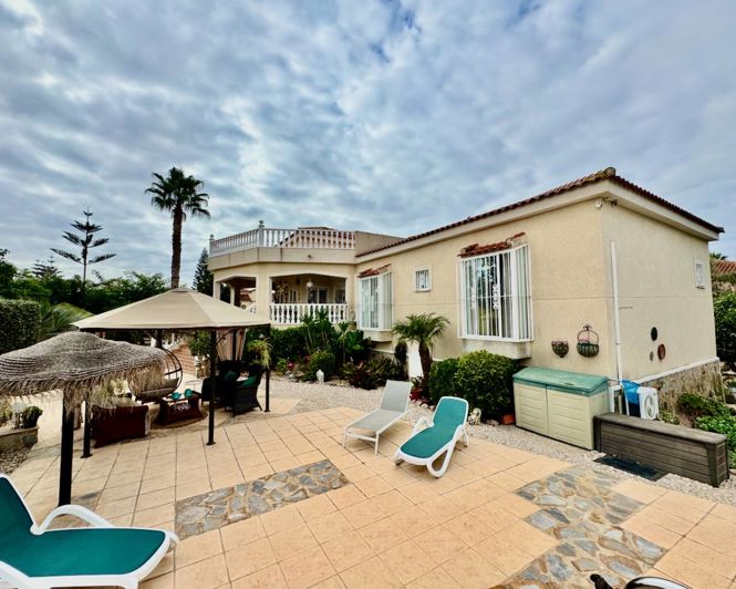 Image No.31-4 Bed Property for sale