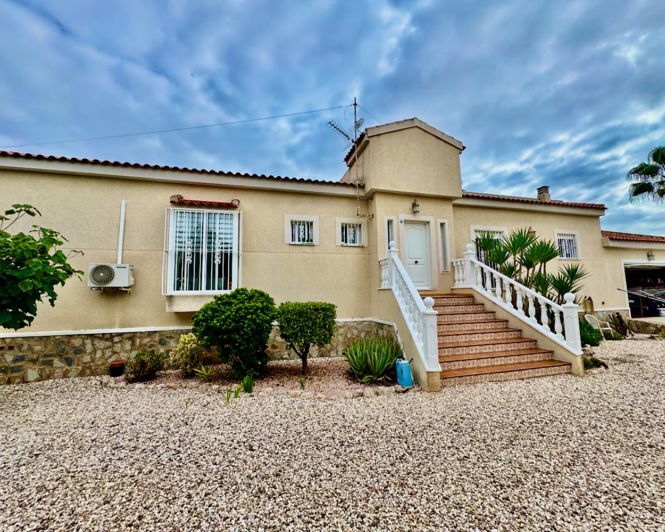 Image No.37-4 Bed Property for sale