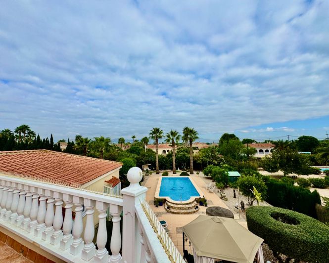 Image No.41-4 Bed Property for sale