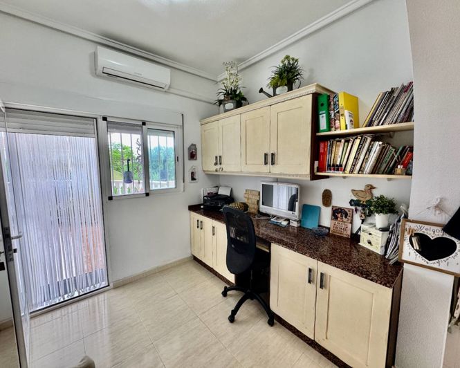 Image No.7-4 Bed Property for sale