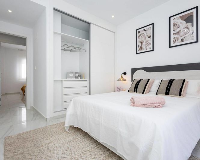 Image No.28-2 Bed Apartment for sale