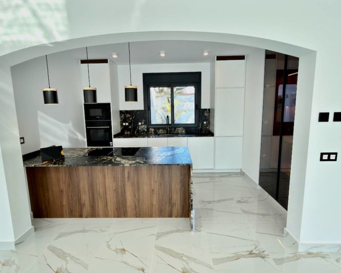 Image No.3-4 Bed Villa for sale