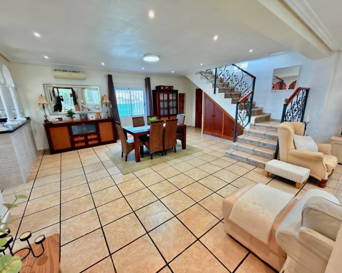 Image No.6-4 Bed Villa for sale