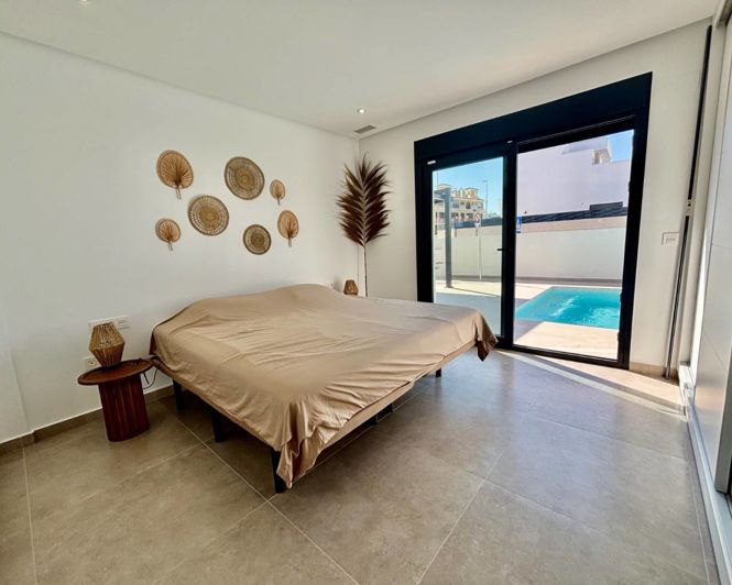 Image No.11-3 Bed Villa for sale