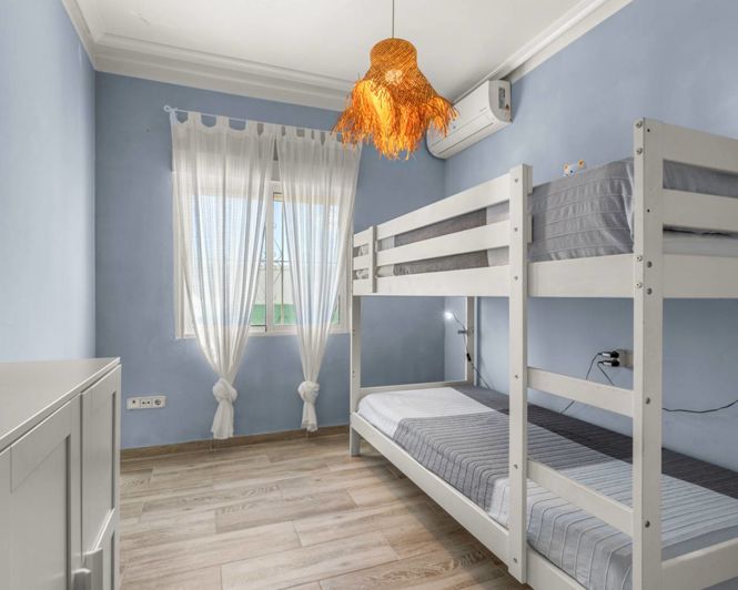 Image No.11-3 Bed Property for sale