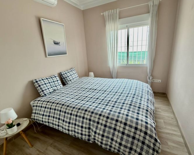 Image No.12-3 Bed Property for sale