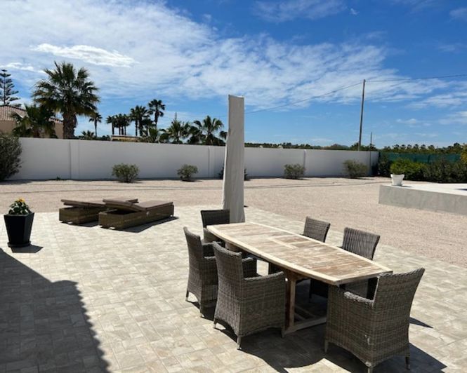 Image No.18-3 Bed Property for sale