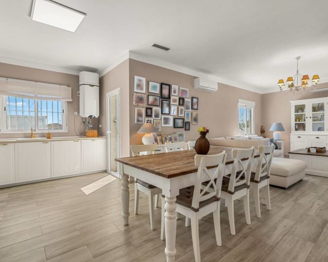 Image No.3-3 Bed Property for sale