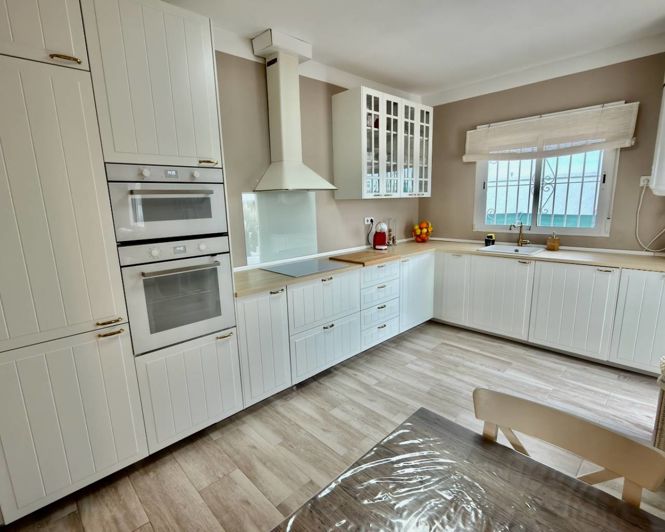 Image No.6-3 Bed Property for sale