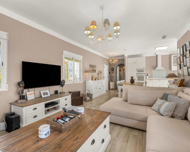 Image No.6-3 Bed Property for sale