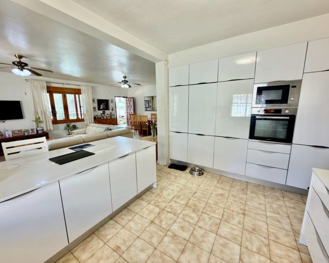 Image No.3-7 Bed Villa for sale