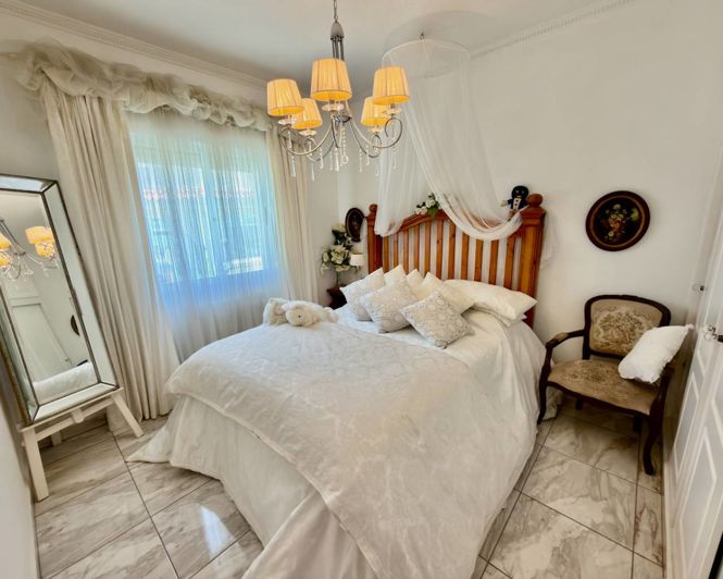 Image No.10-5 Bed Villa for sale