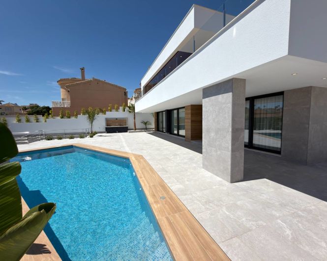 Image No.24-4 Bed Villa for sale