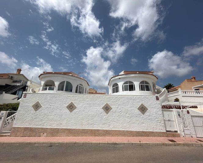 Image No.2-Villa de 4 chambres à vendre à Ciudad Quesada
