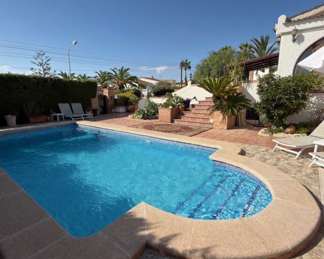 Image No.2-Villa de 5 chambres à vendre à Ciudad Quesada