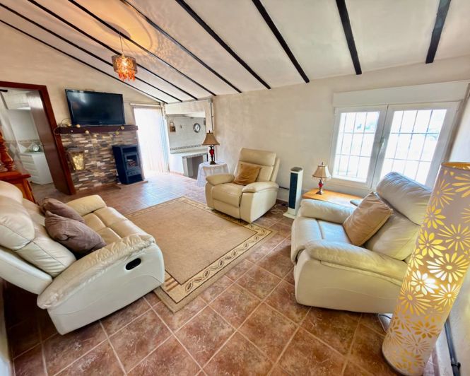 Image No.12-4 Bed Property for sale