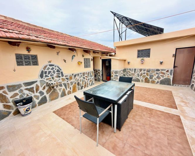 Image No.17-4 Bed Property for sale