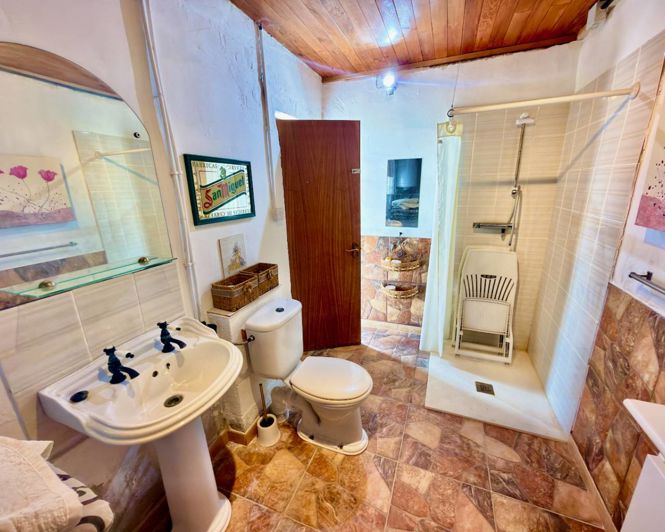 Image No.21-4 Bed Property for sale