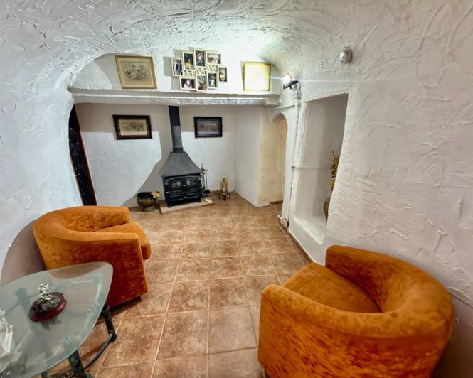Image No.9-4 Bed Property for sale