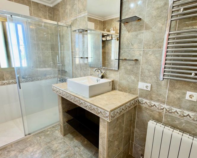 Image No.13-3 Bed Villa for sale