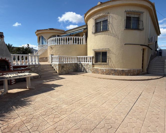 Image No.30-3 Bed Villa for sale