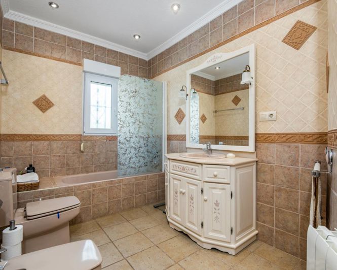 Image No.8-4 Bed Villa for sale