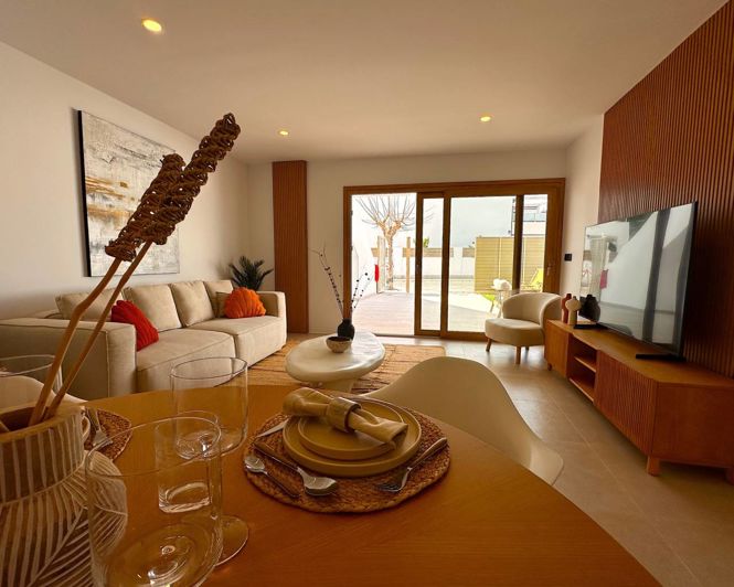 Image No.14-2 Bed Property for sale