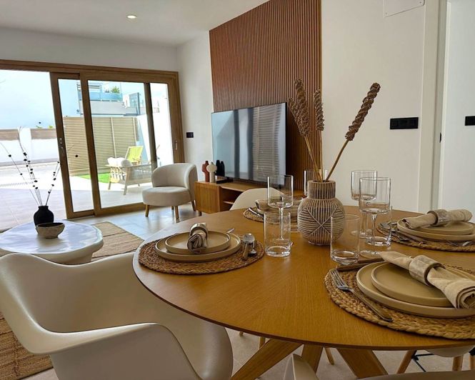 Image No.17-2 Bed Property for sale