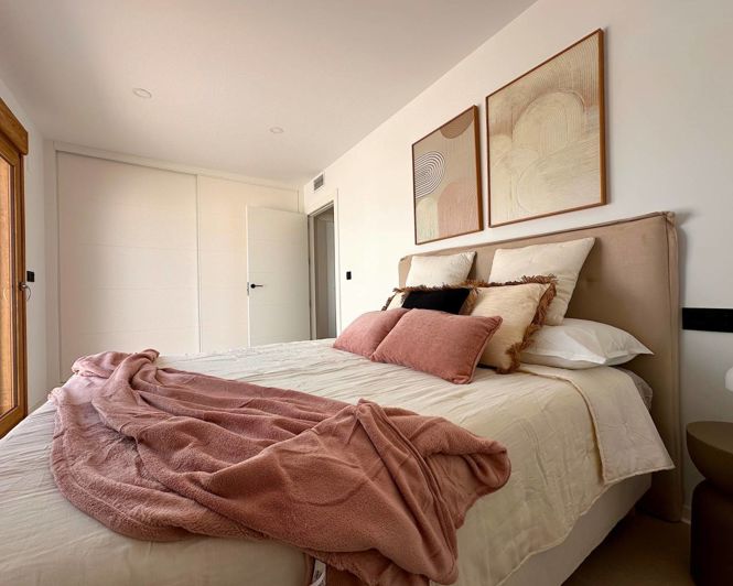 Image No.19-2 Bed Property for sale