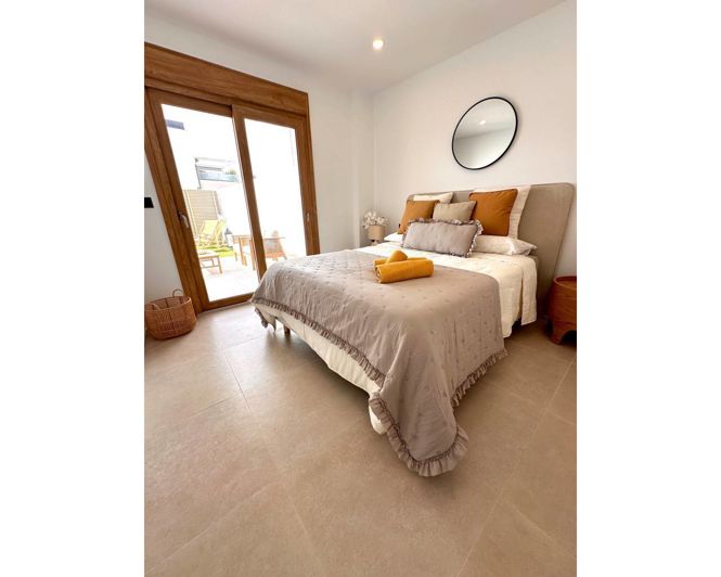 Image No.20-2 Bed Property for sale