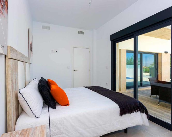 Image No.30-3 Bed Villa / Detached for sale