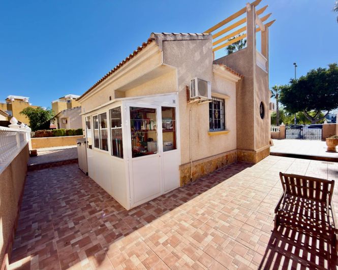 Image No.18-3 Bed Villa for sale