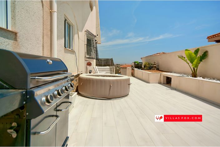 Image No.65-5 Bed Villa for sale