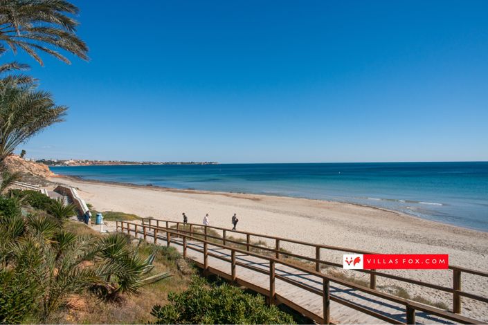 Image No.76-4 Bed Villa for sale