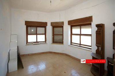 1513torremendo7-bedroomtownhouseforsaleingrea