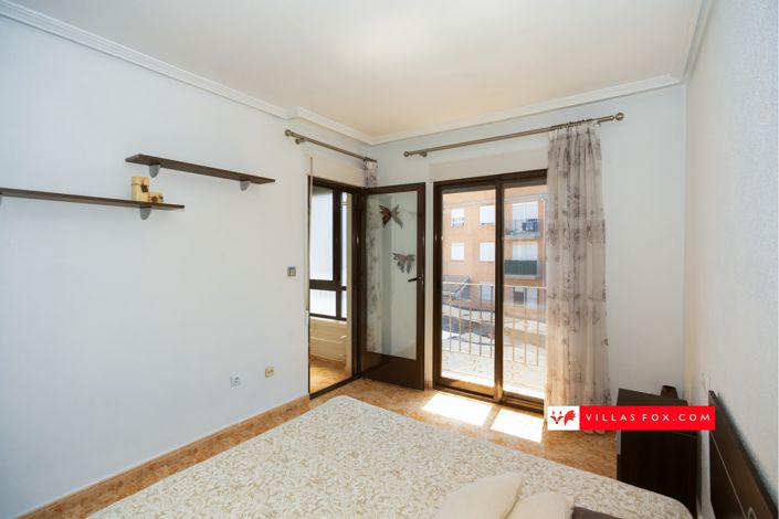 Image No.18-3 Bed Townhouse for sale