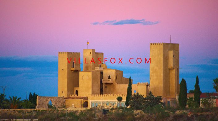 Image No.68-3 Bed Villa for sale