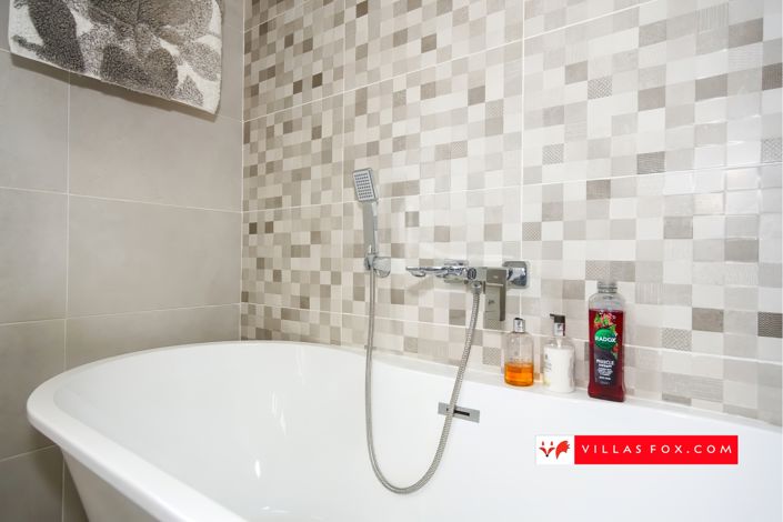 Image No.56-5 Bed Villa for sale