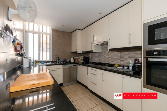 Image No.14-3 Bed Townhouse for sale