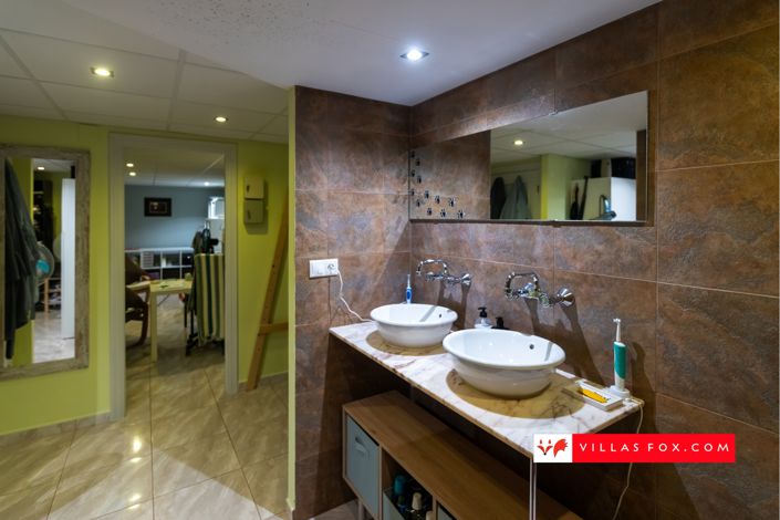 Image No.34-3 Bed Townhouse for sale