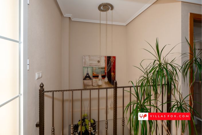 Image No.8-3 Bed Townhouse for sale